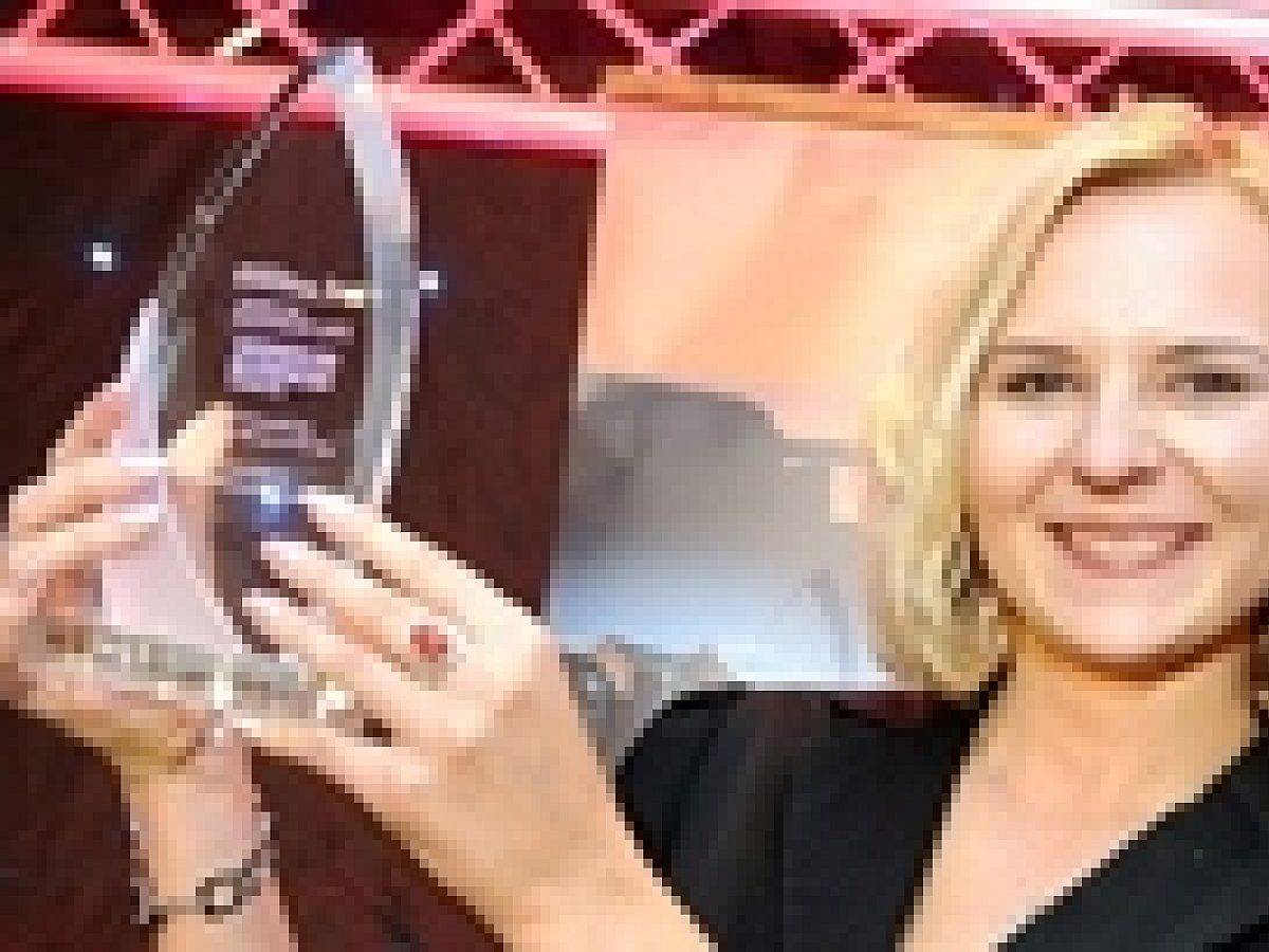 Wolfestone Co-founder Anna Bastek Named Woman of the Year at 2012 Business Awards